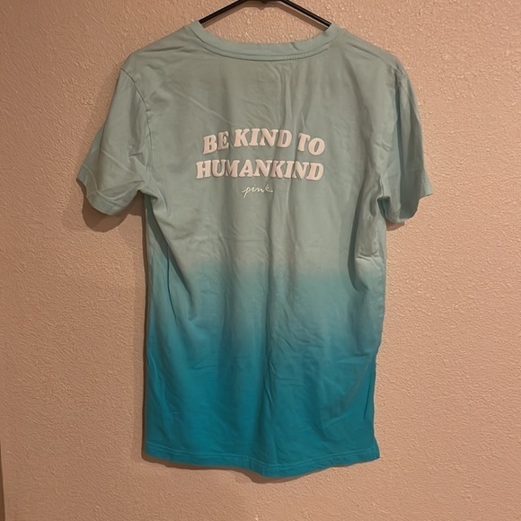 PINK BY VICTORIA SECRET OMBRÉ BLUE V-NECK OVERSIZED T-SHIRT SIZE XS 1A​​​​​​​ - Picture 2 of 6